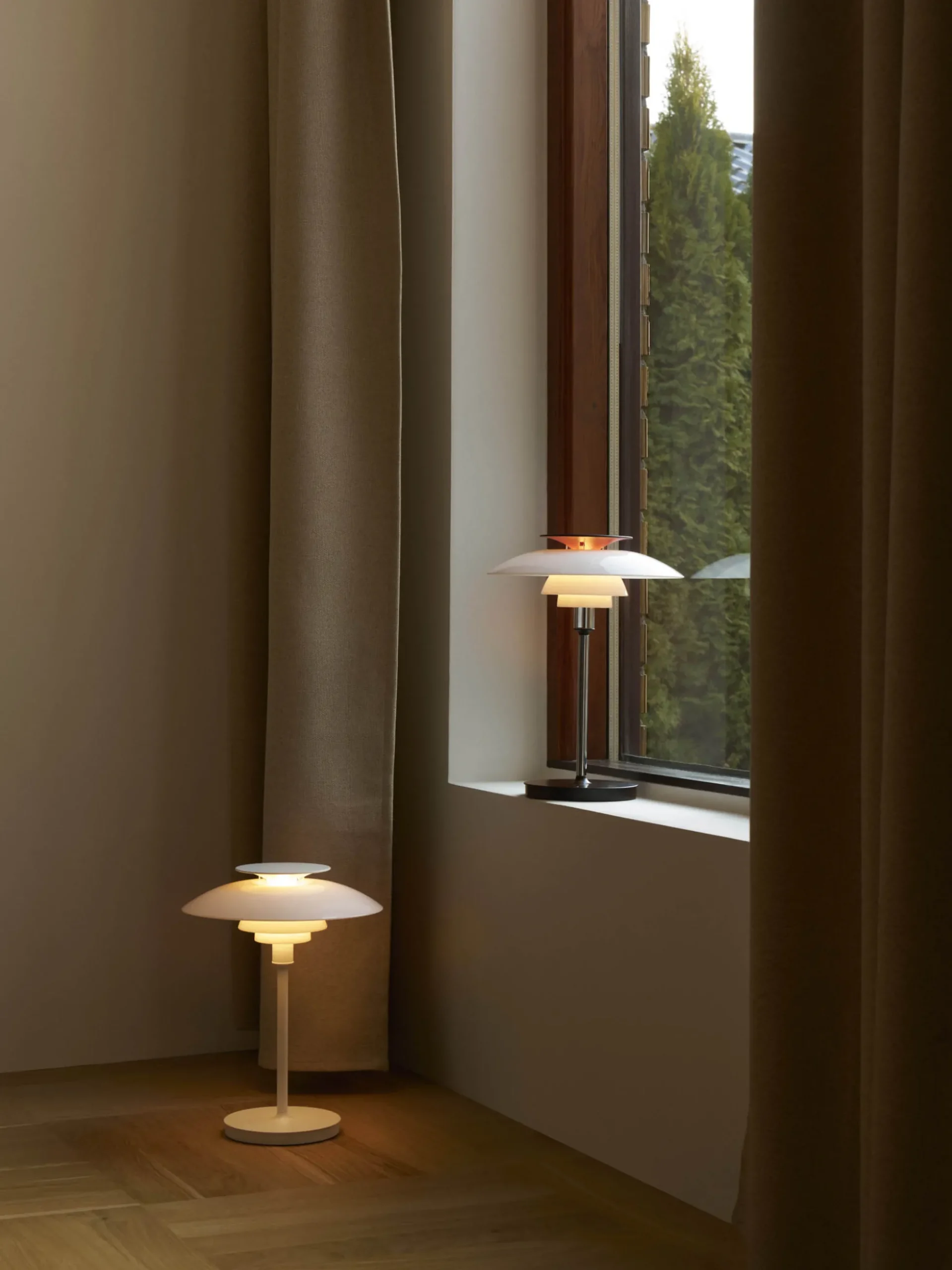 Lampada da tavolo piccola portatile a LED con luce regolabile PH 80