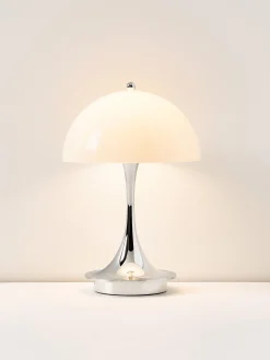 Lampada da tavolo piccola portatile a LED Panthella 160, design Verner Panton