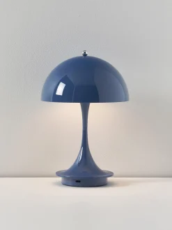 Lampada da tavolo piccola portatile a LED Panthella 160, design Verner Panton