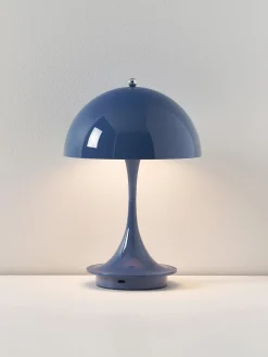 Lampada da tavolo piccola portatile a LED Panthella 160, design Verner Panton