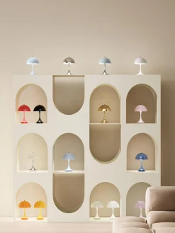 Lampada da tavolo piccola portatile a LED Panthella 160, design Verner Panton