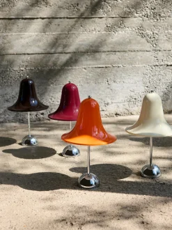 Lampada da tavolo piccola portatile a LED con luce regolabile Pantop, Design Verner Panton