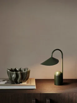 Lampada da tavolo piccola portatile a LED con luce regolabile Arum