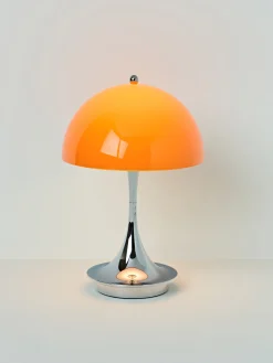 Lampada da tavolo piccola portatile a LED Panthella 160, design Verner Panton