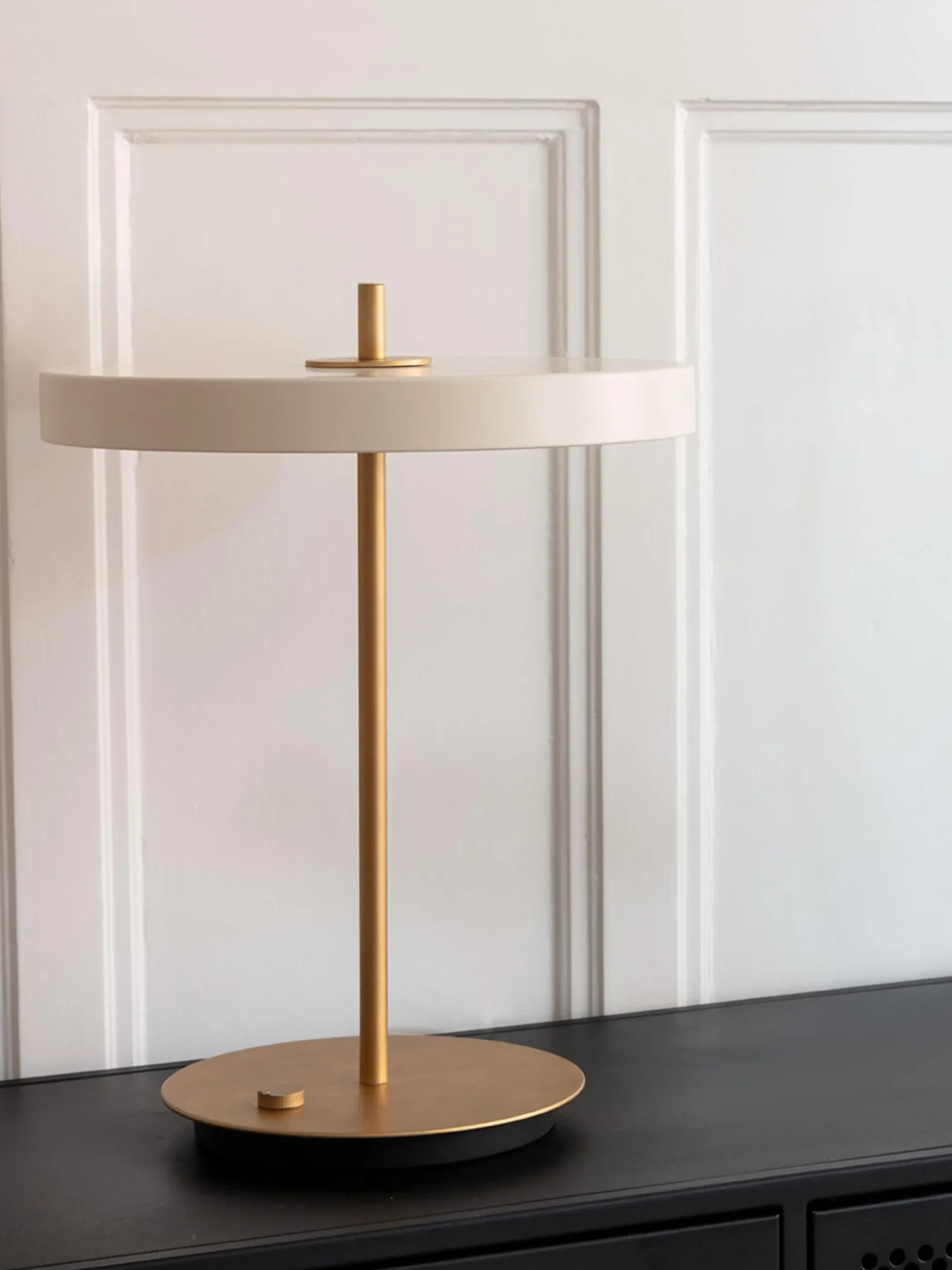 Lampada da tavolo portatile a LED con luce regolabile Asteria