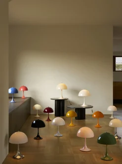 Lampada da tavolo portatile a LED con luce regolabile Panthella 250, Design Verner Panton