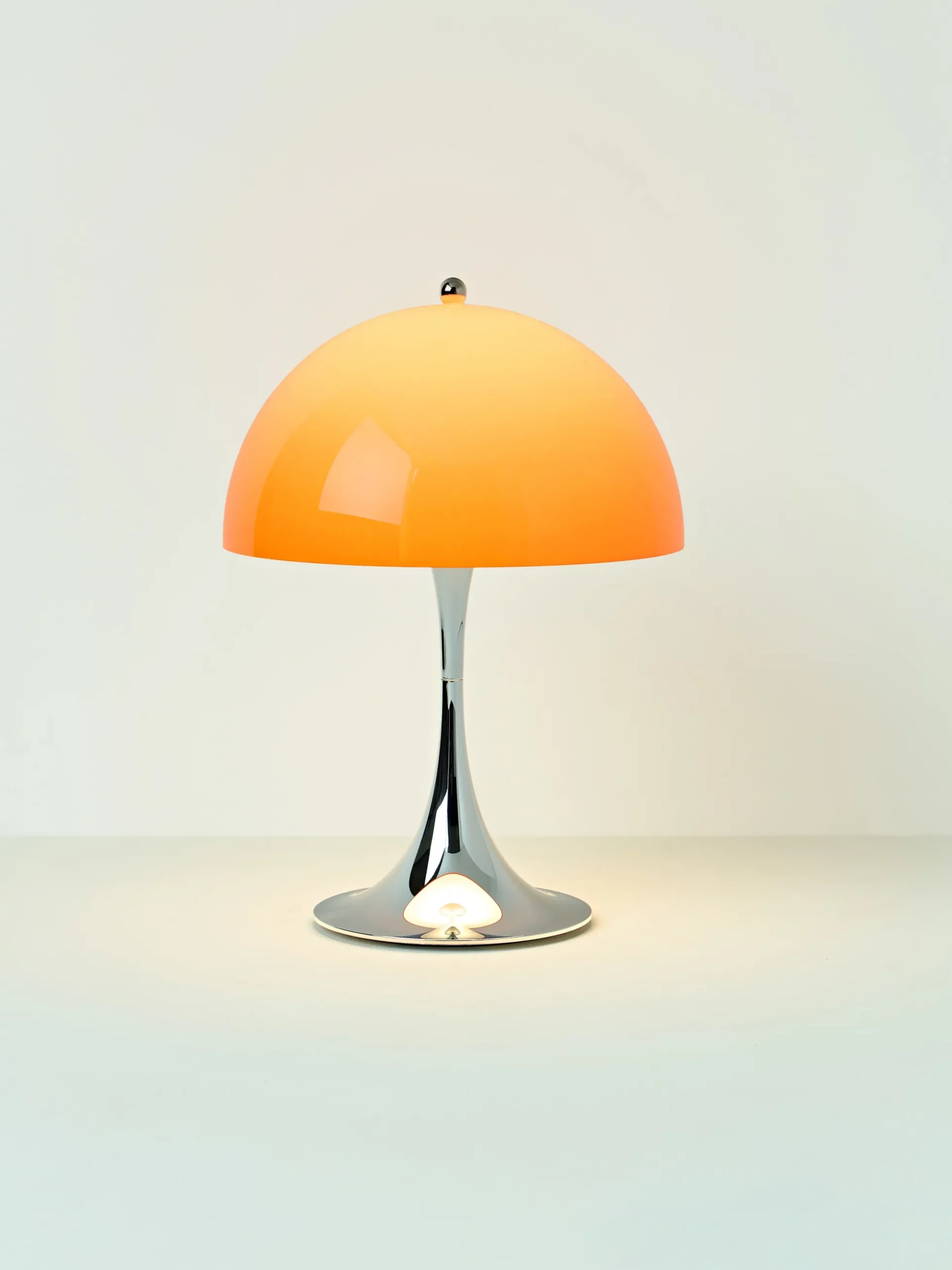 Lampada da tavolo portatile a LED con luce regolabile Panthella 250, Design Verner Panton