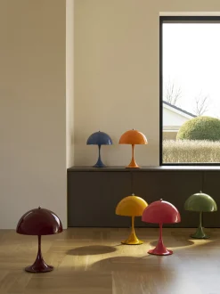 Lampada da tavolo portatile a LED con luce regolabile Panthella 250, Design Verner Panton