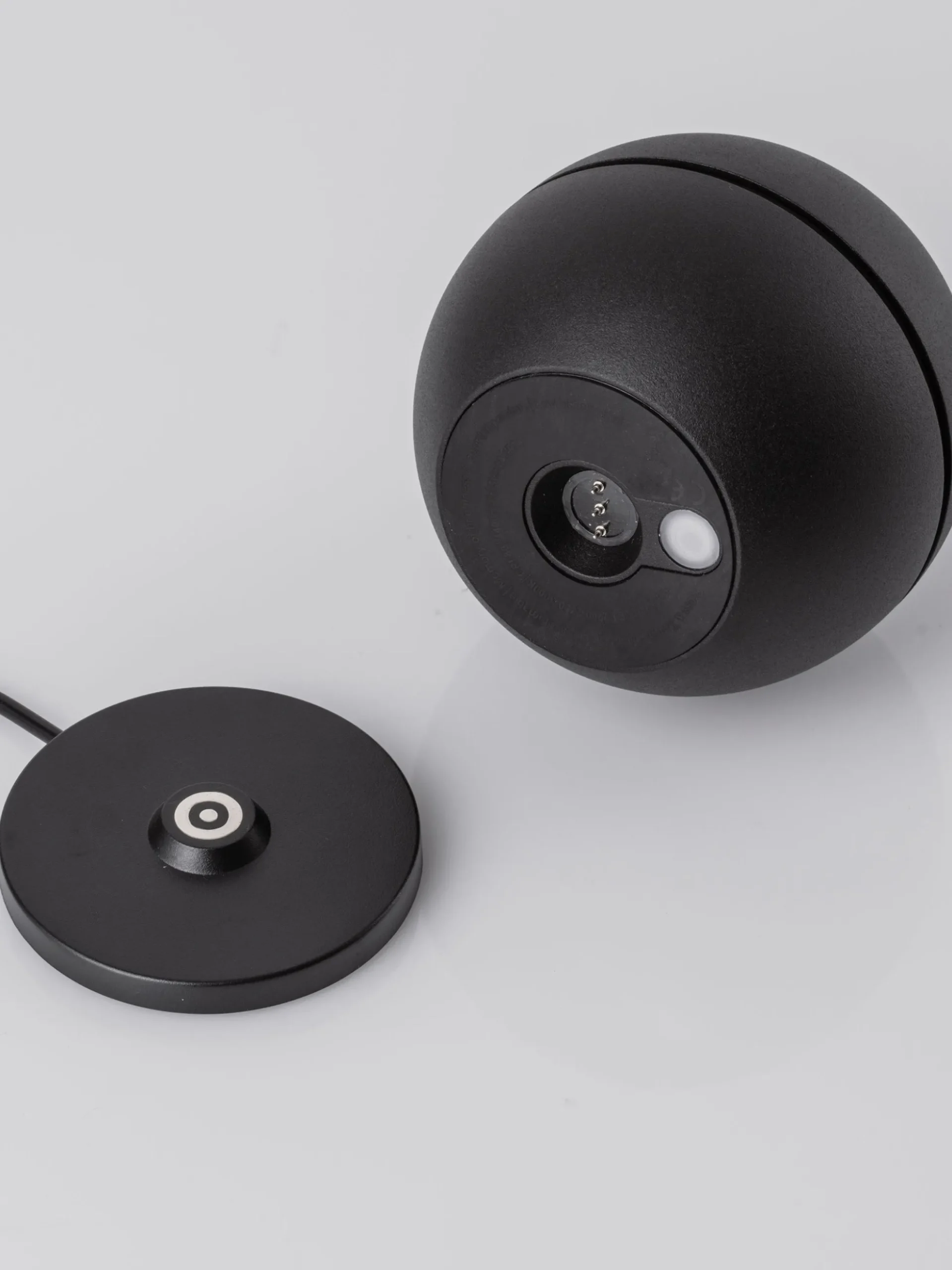 Lampada da tavolo portatile a LED dimmerabile piccola Puk