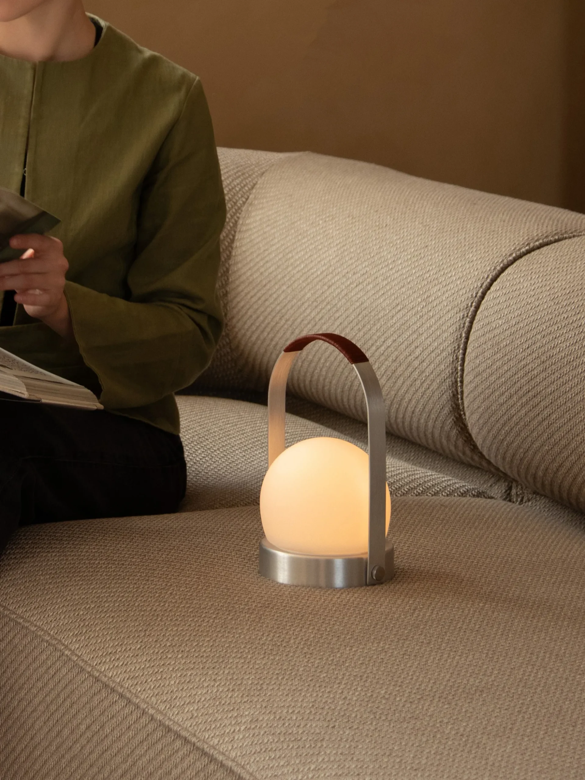 Lampada da tavolo portatile a LED con luce regolabile Carrie