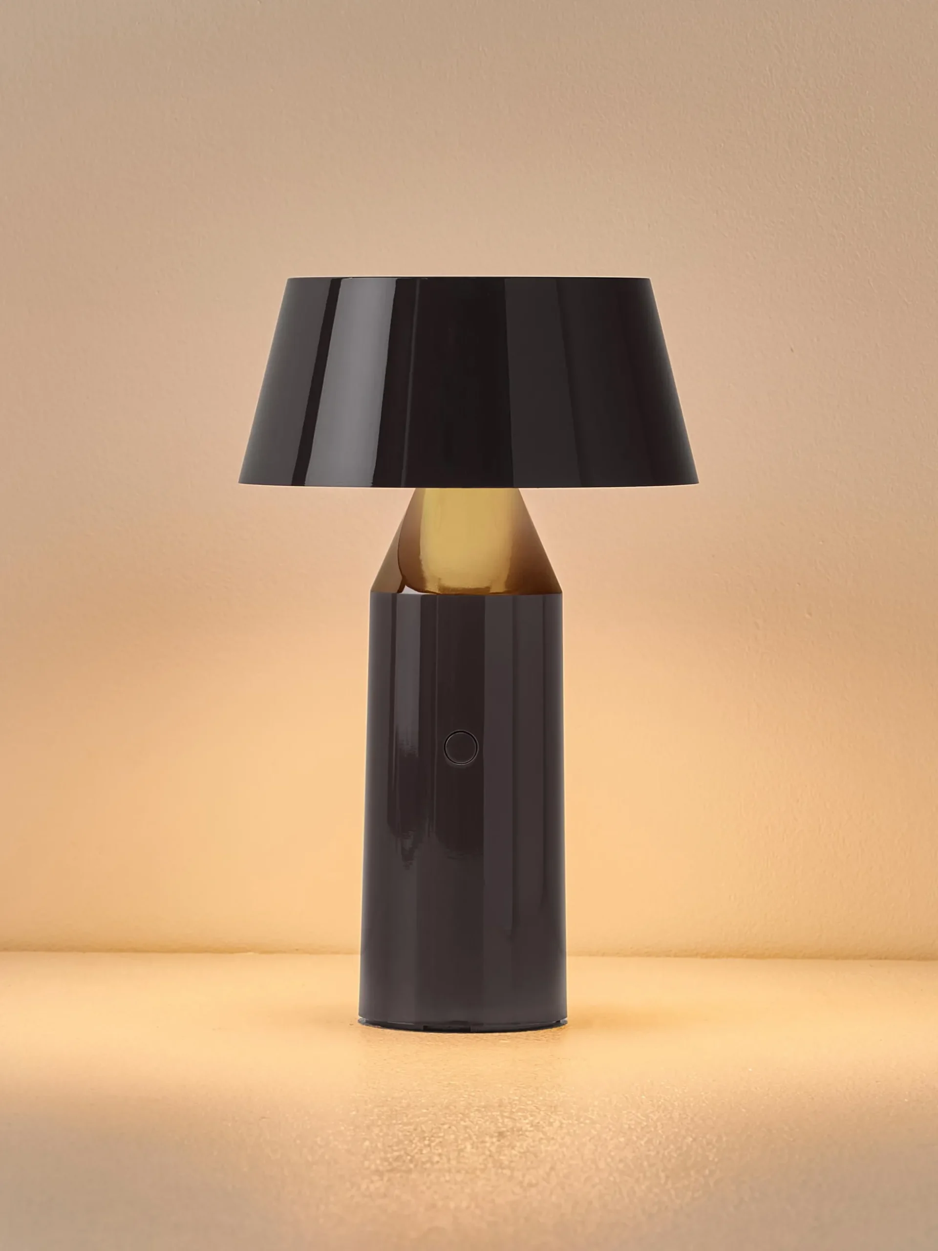 Lampada da tavolo portatile a LED con luce regolabile e paralume orientabile Bicoca
