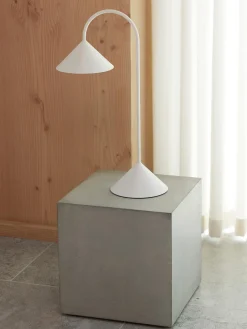 Lampada da tavolo portatile da esterno a LED con luce regolabile Grasp
