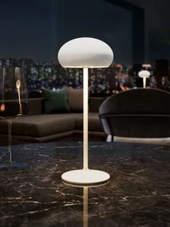 Lampada da tavolo portatile da esterno a LED con luce regolabile Pebble