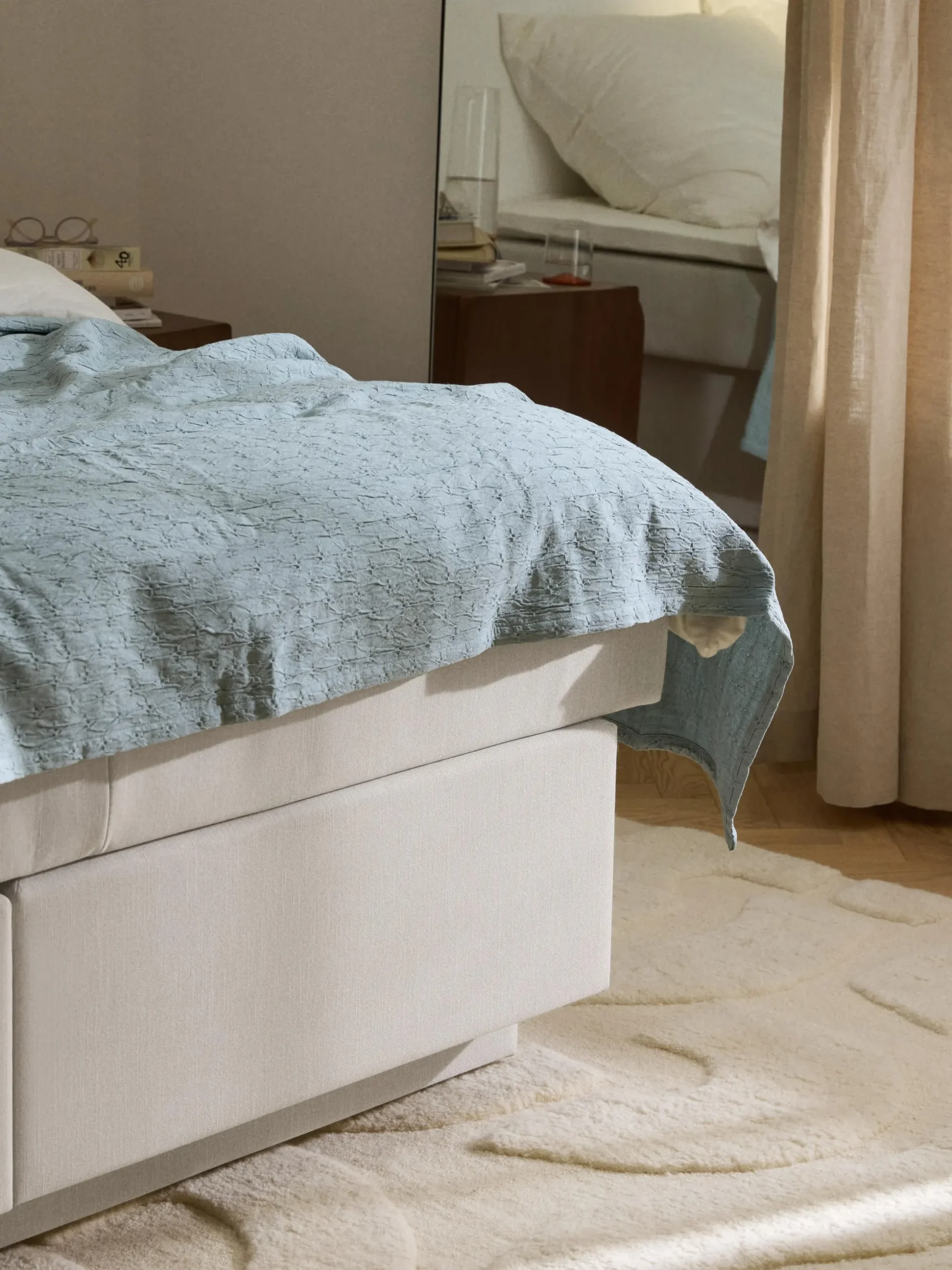 Letto boxspring con contenitore Enya