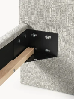Letto imbottito con piedini rotondi in legno di quercia Rena