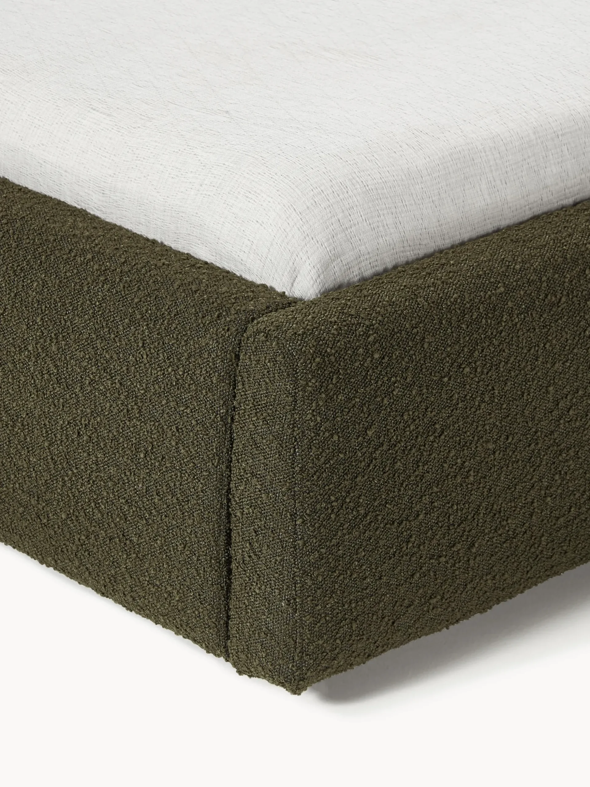 Letto imbottito in bouclé con contenitore Cloud