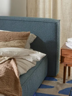 Letto imbottito in bouclé Lennon