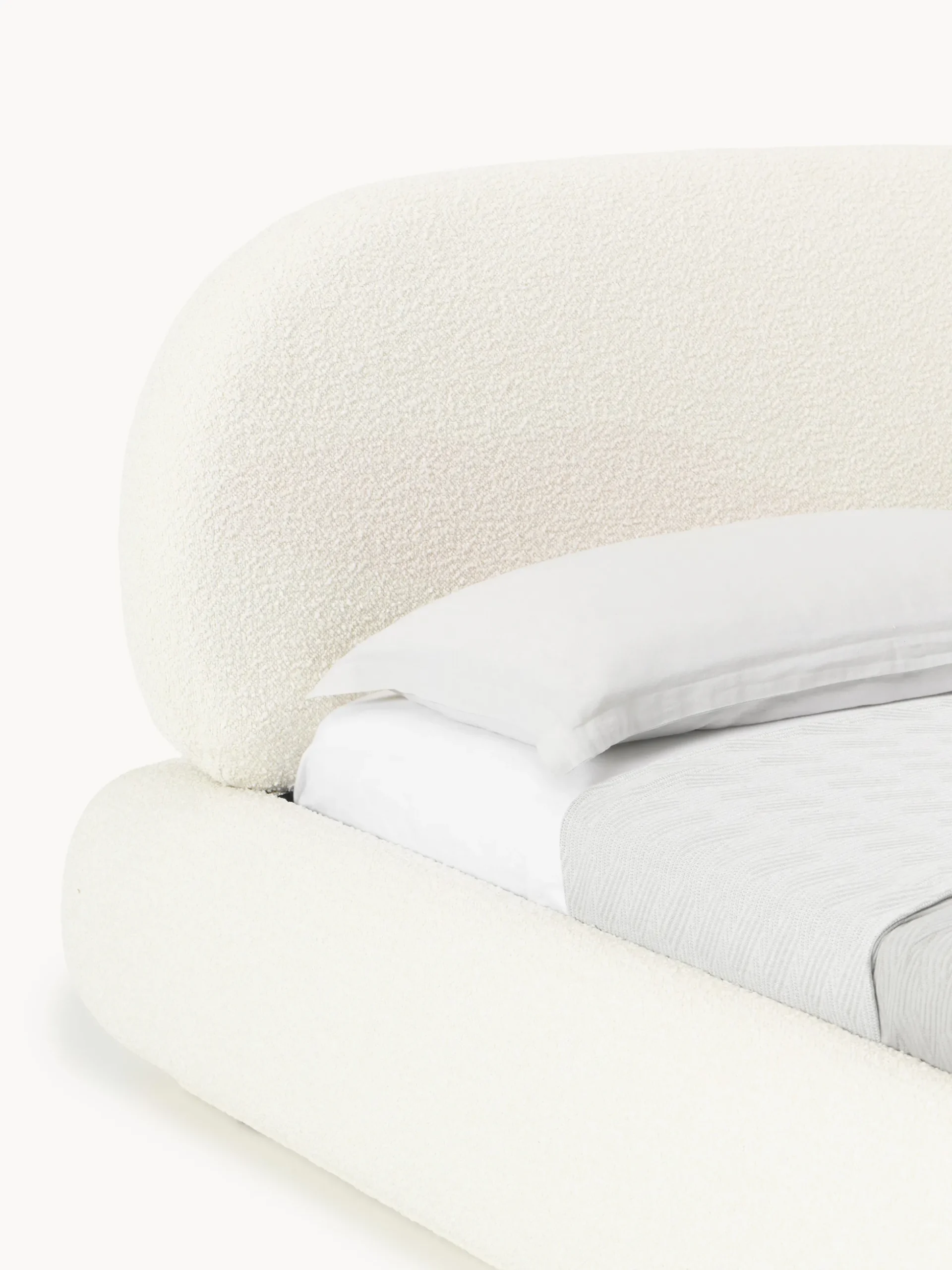 Letto imbottito in bouclé Alba