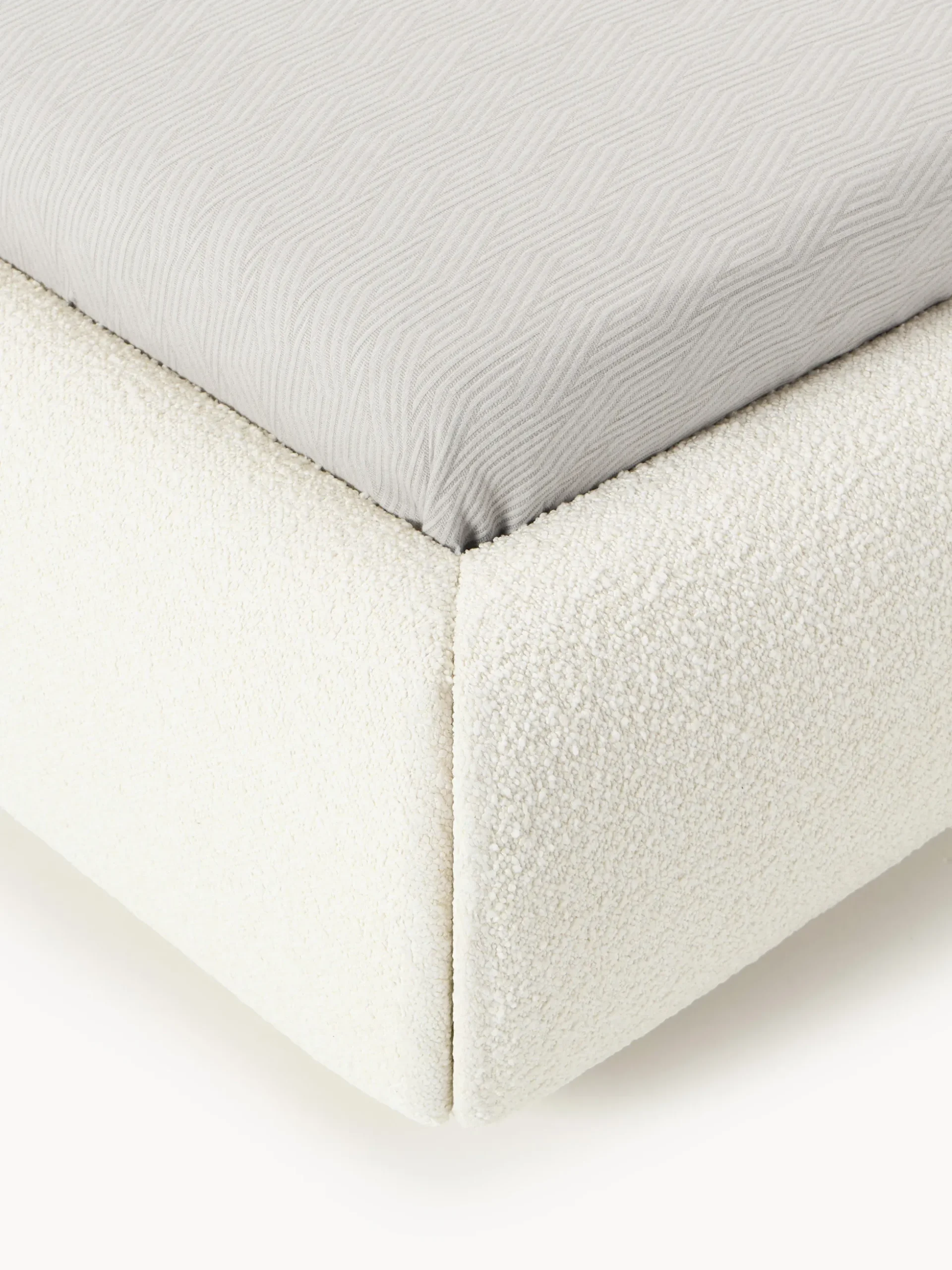 Letto imbottito in bouclé Alba