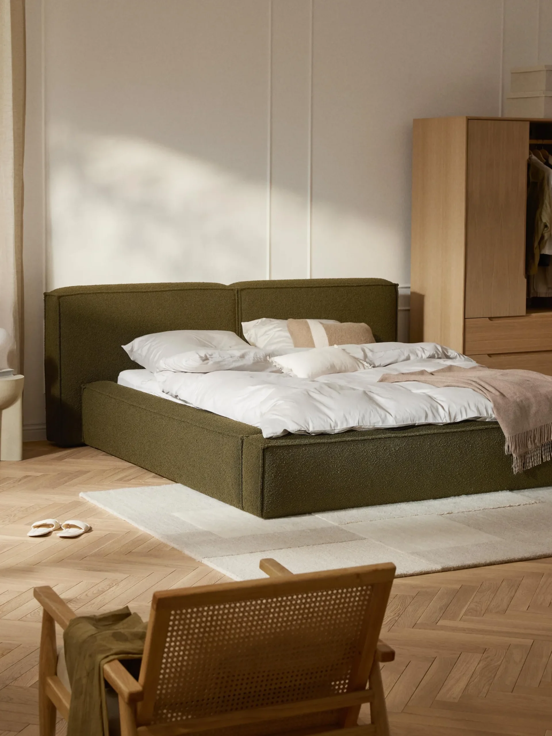 Letto imbottito in bouclé Lennon