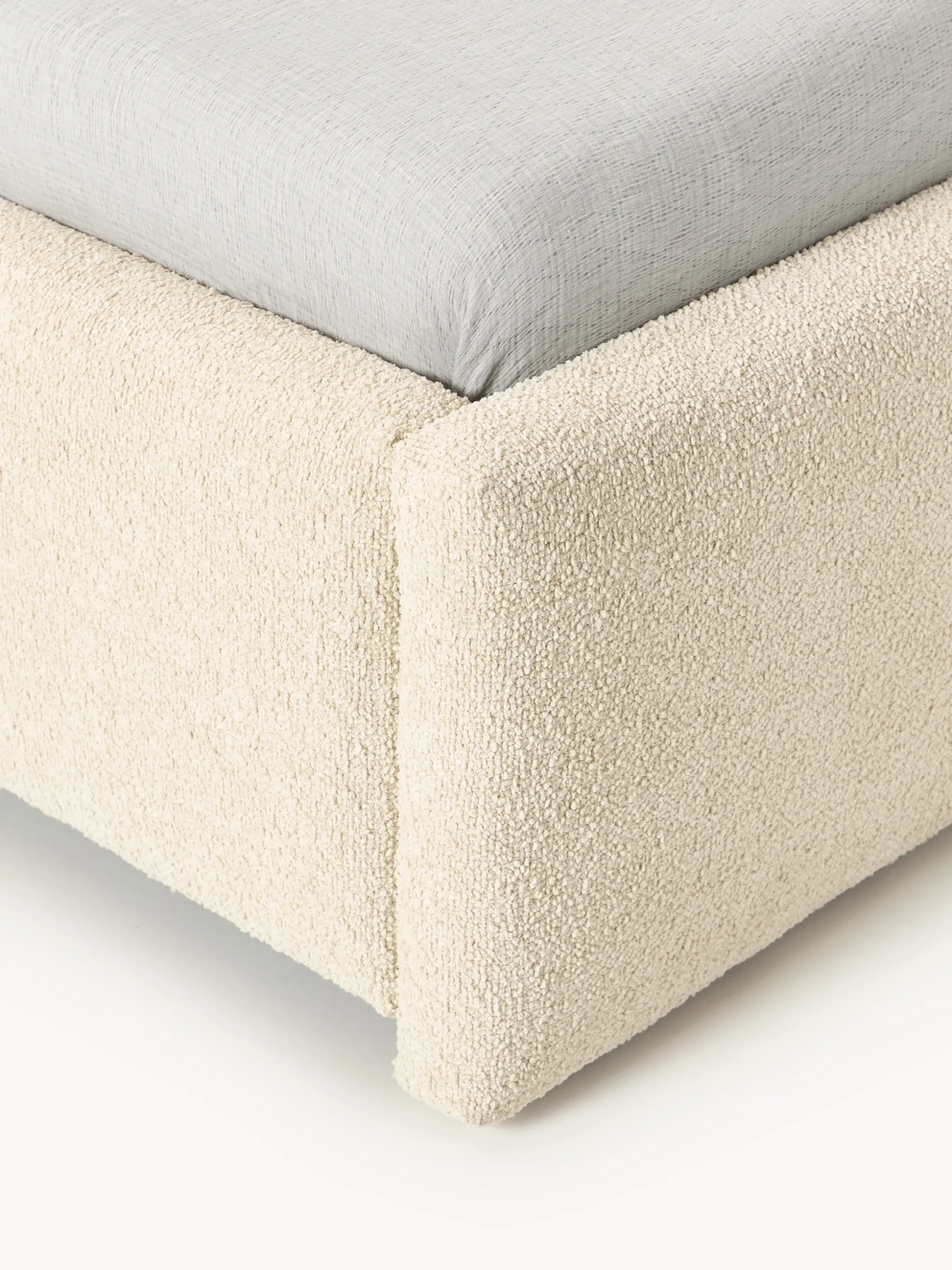 Letto imbottito in bouclé Gary