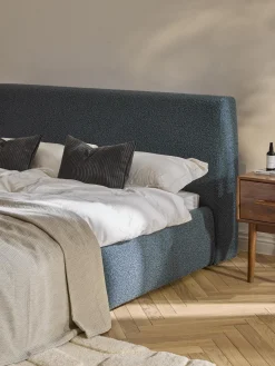 Letto imbottito in bouclé con contenitore Cloud