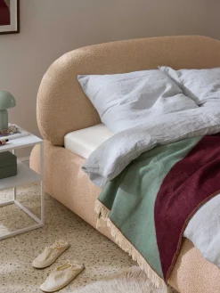 Letto imbottito in bouclé Alba