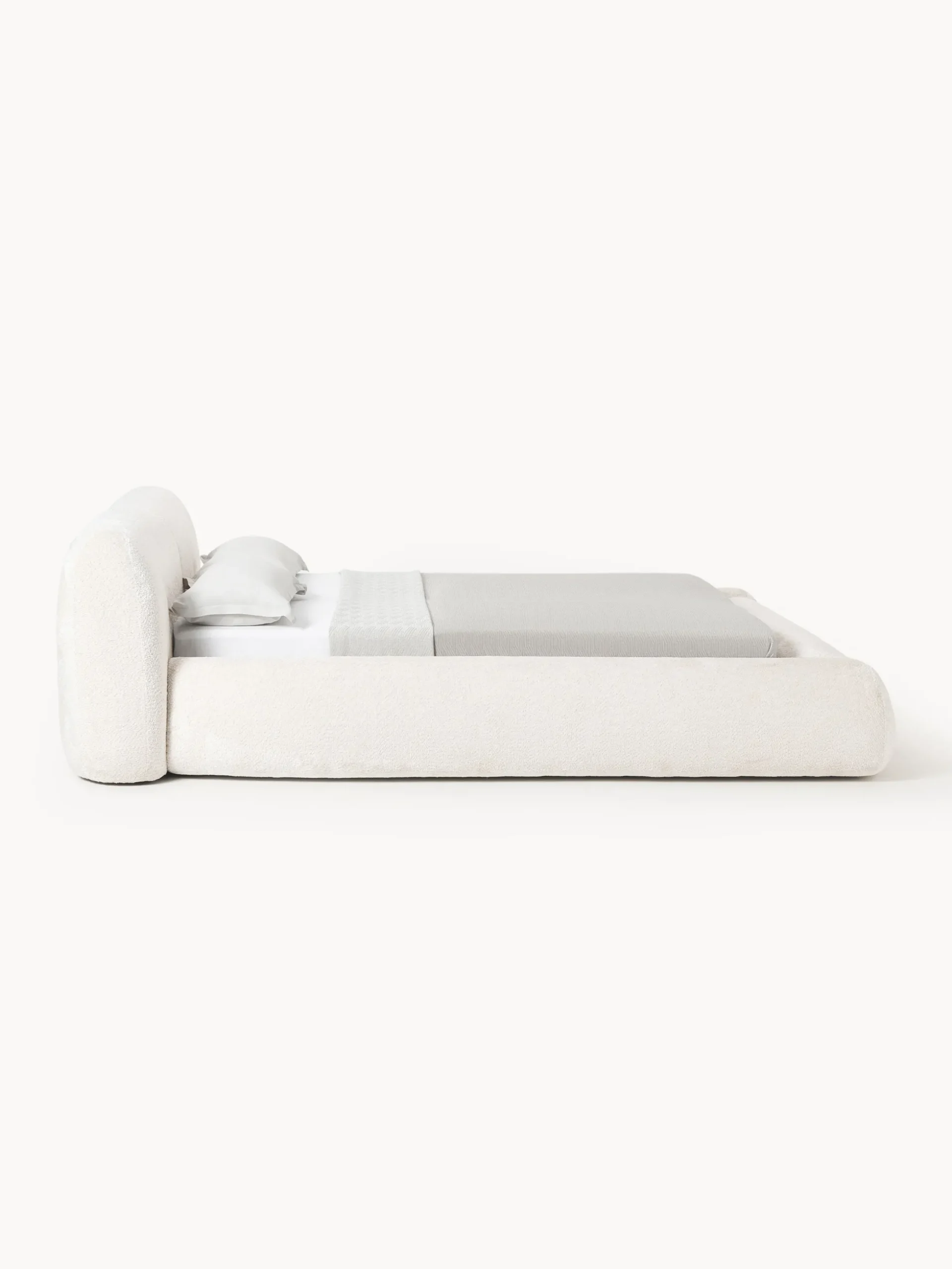Letto imbottito in teddy bouclé Wolke