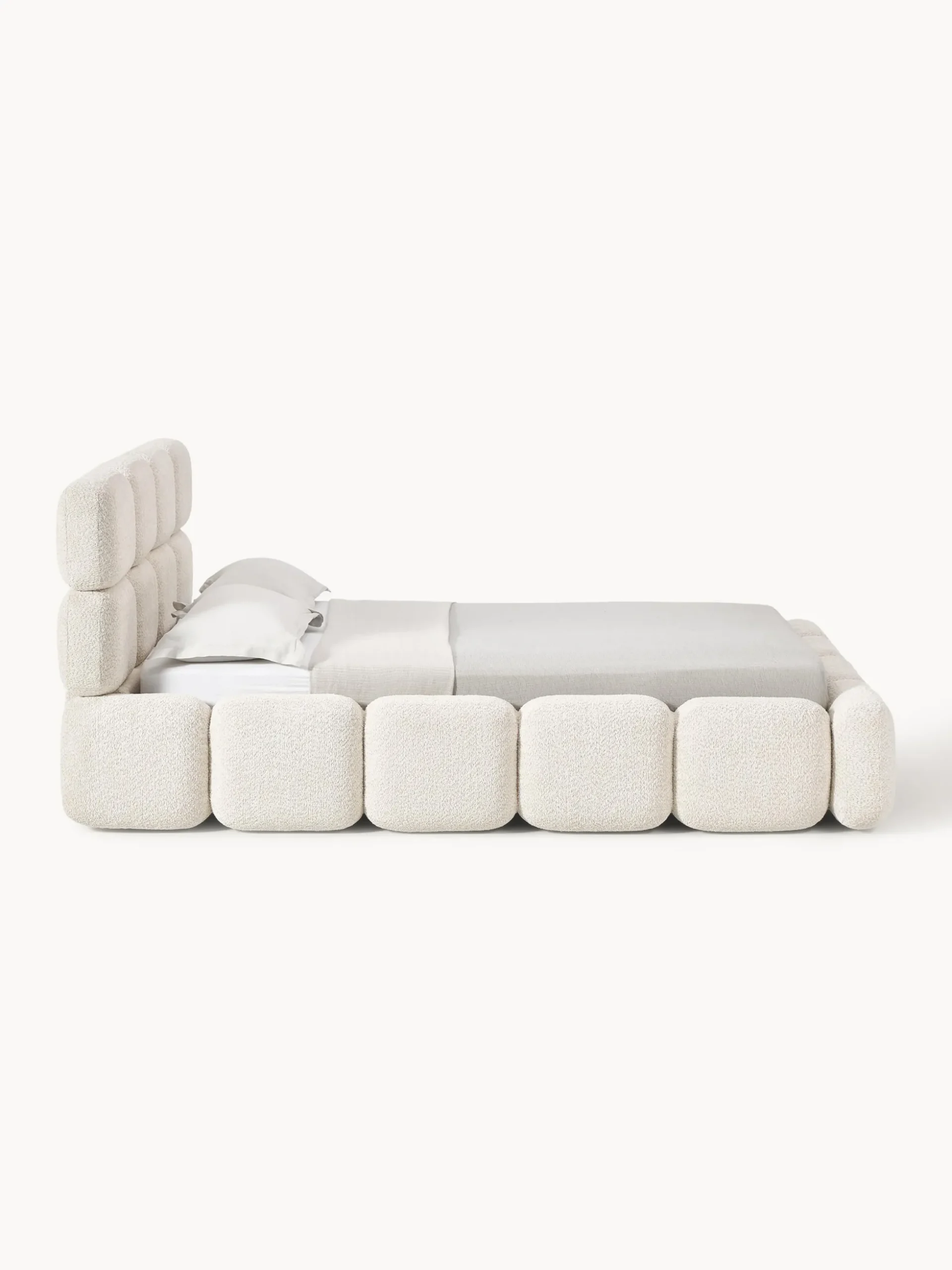 Letto imbottito in teddy bouclé con spazio contenitore aggiuntivo Tayla