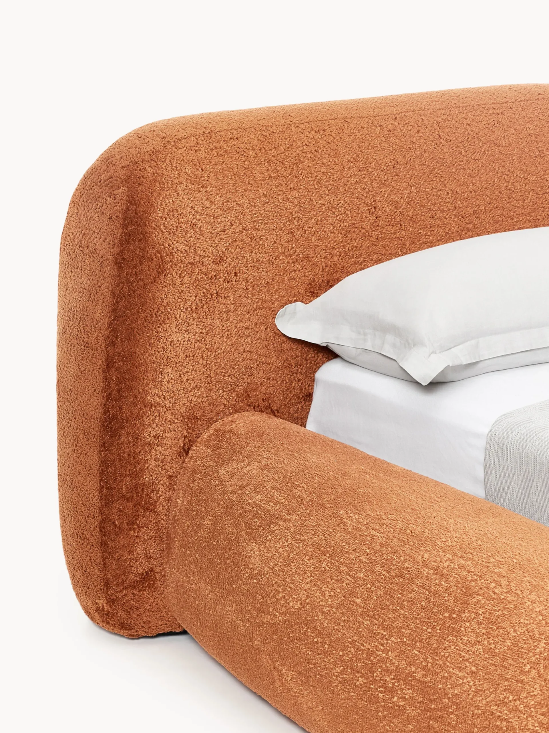 Letto imbottito in teddy bouclé Wolke