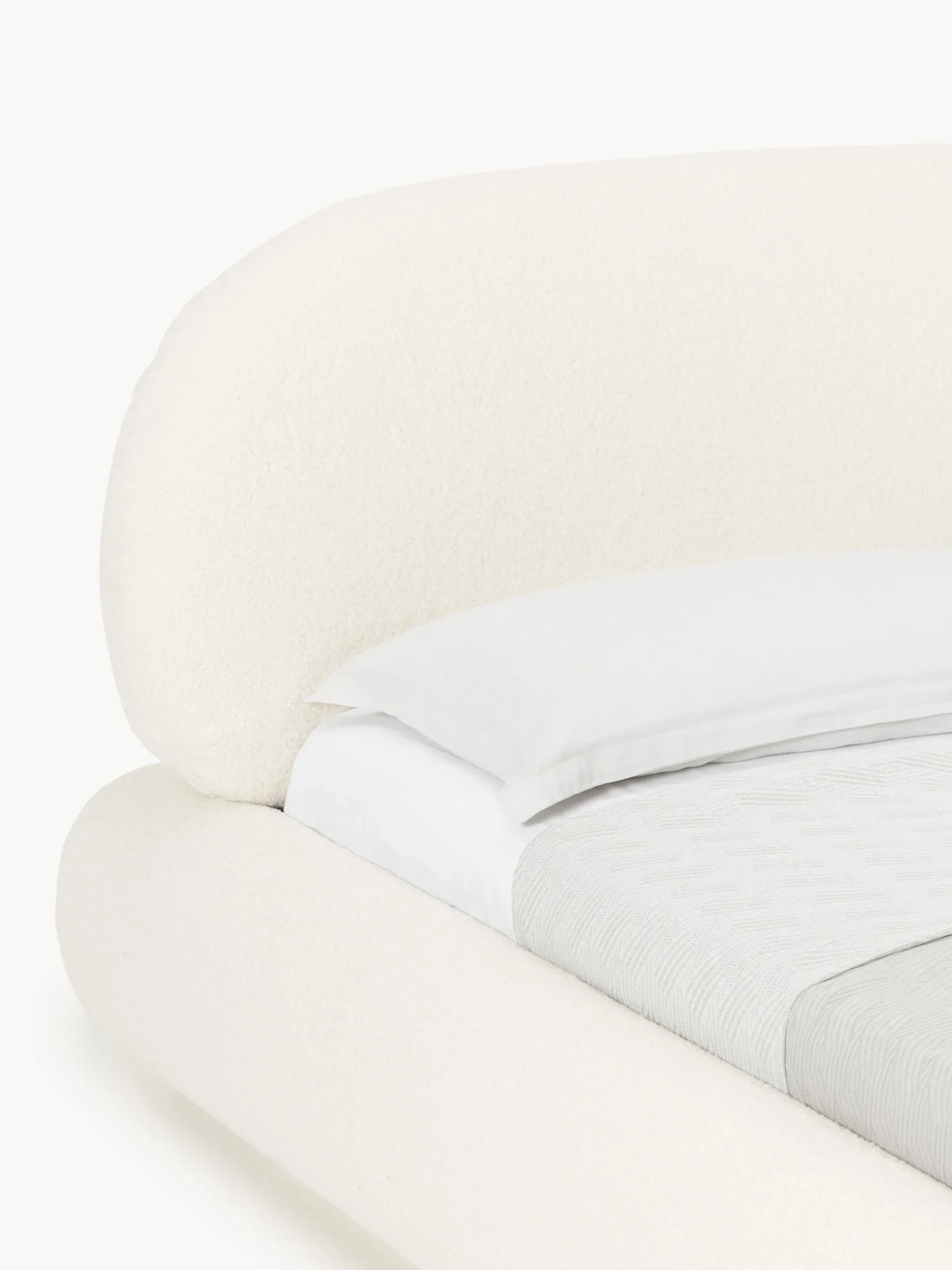 Letto imbottito in teddy Alba