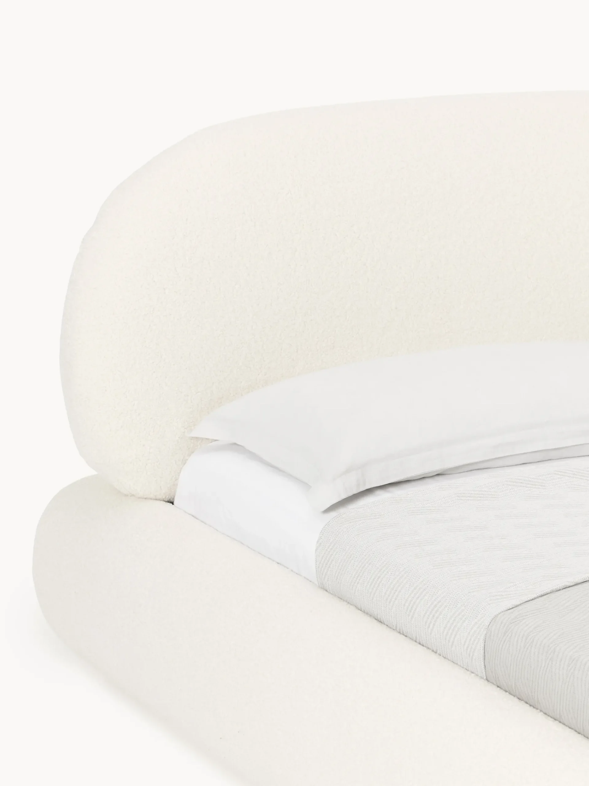Letto imbottito in teddy con contenitore Alba