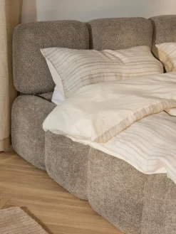 Letto imbottito in teddy-bouclé Tayla