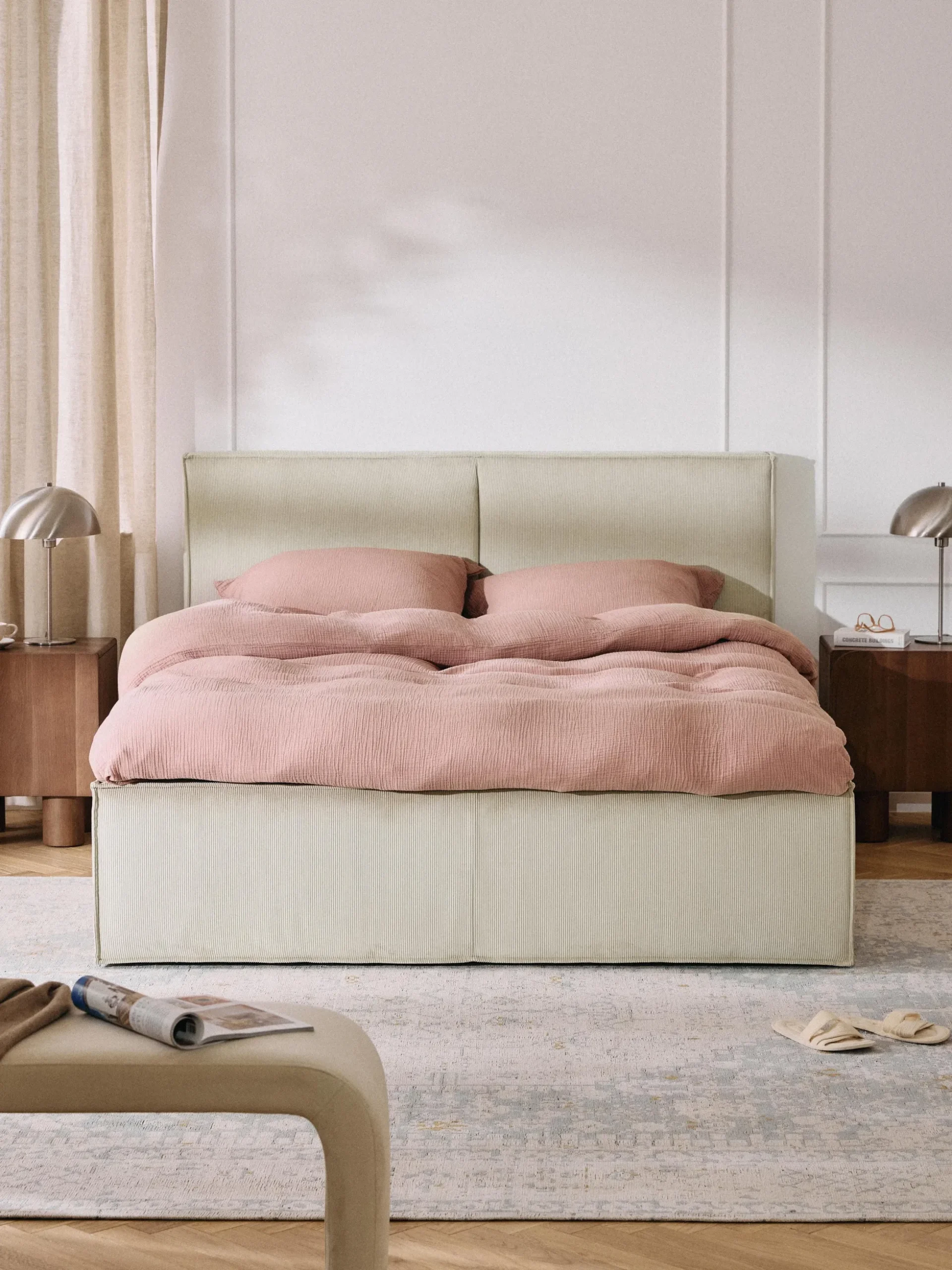 Letto imbottito in velluto a coste con spazio contenitore aggiuntivo Dream