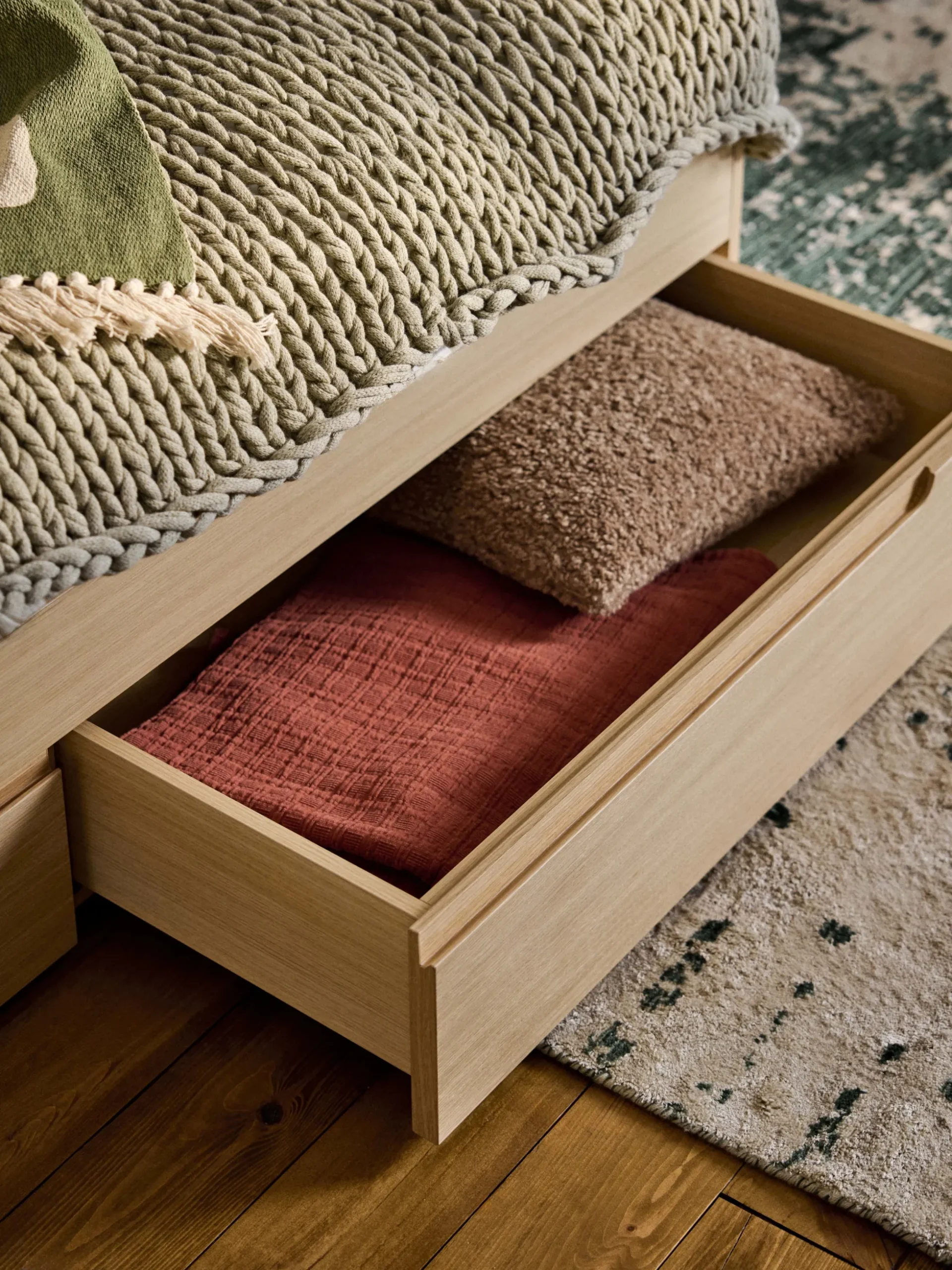 Letto in legno con cassetti Allow