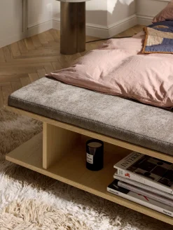 Letto in legno con panca e mensole laterali Clark