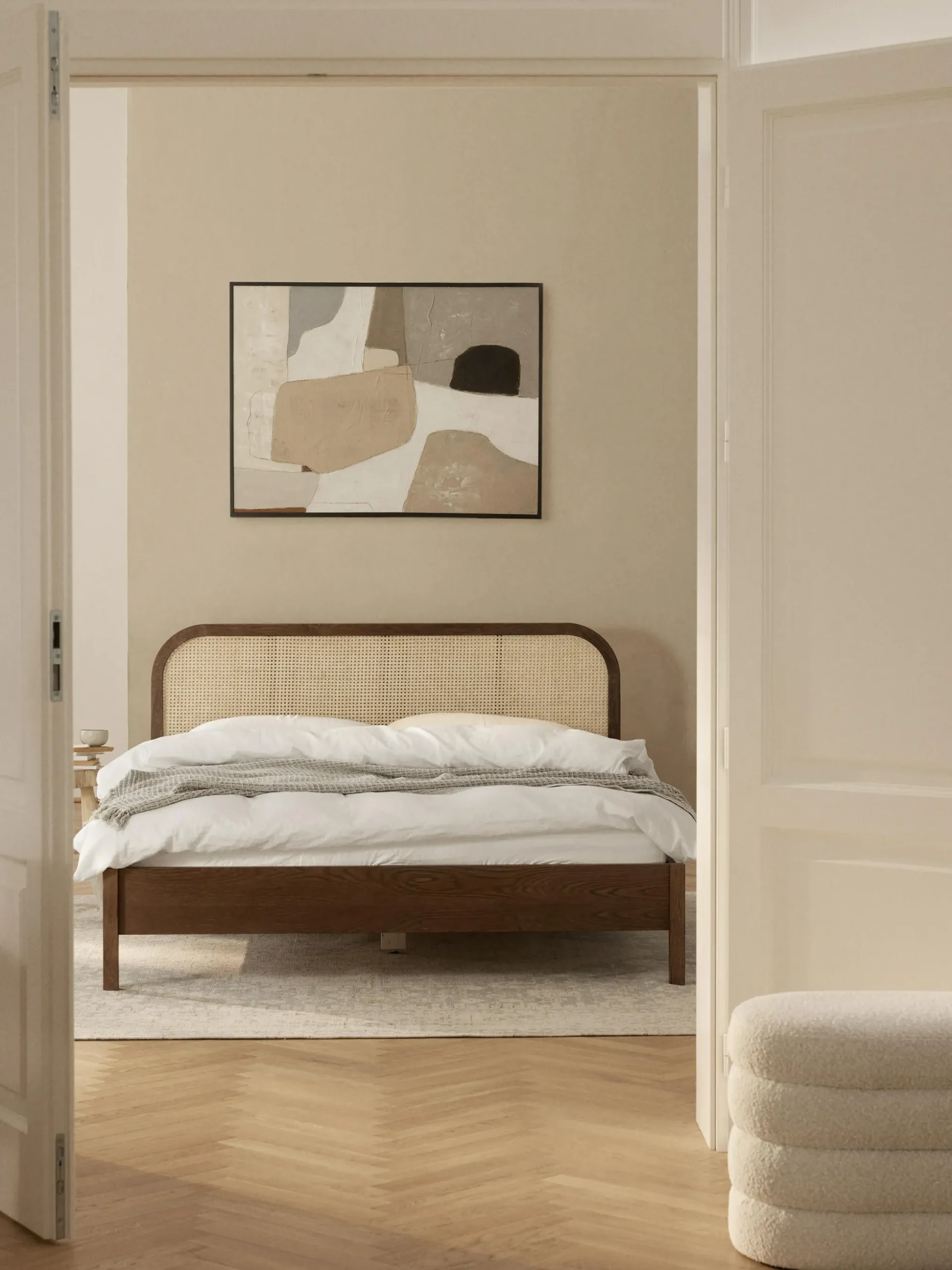 Letto in legno con testiera in vimini Jones