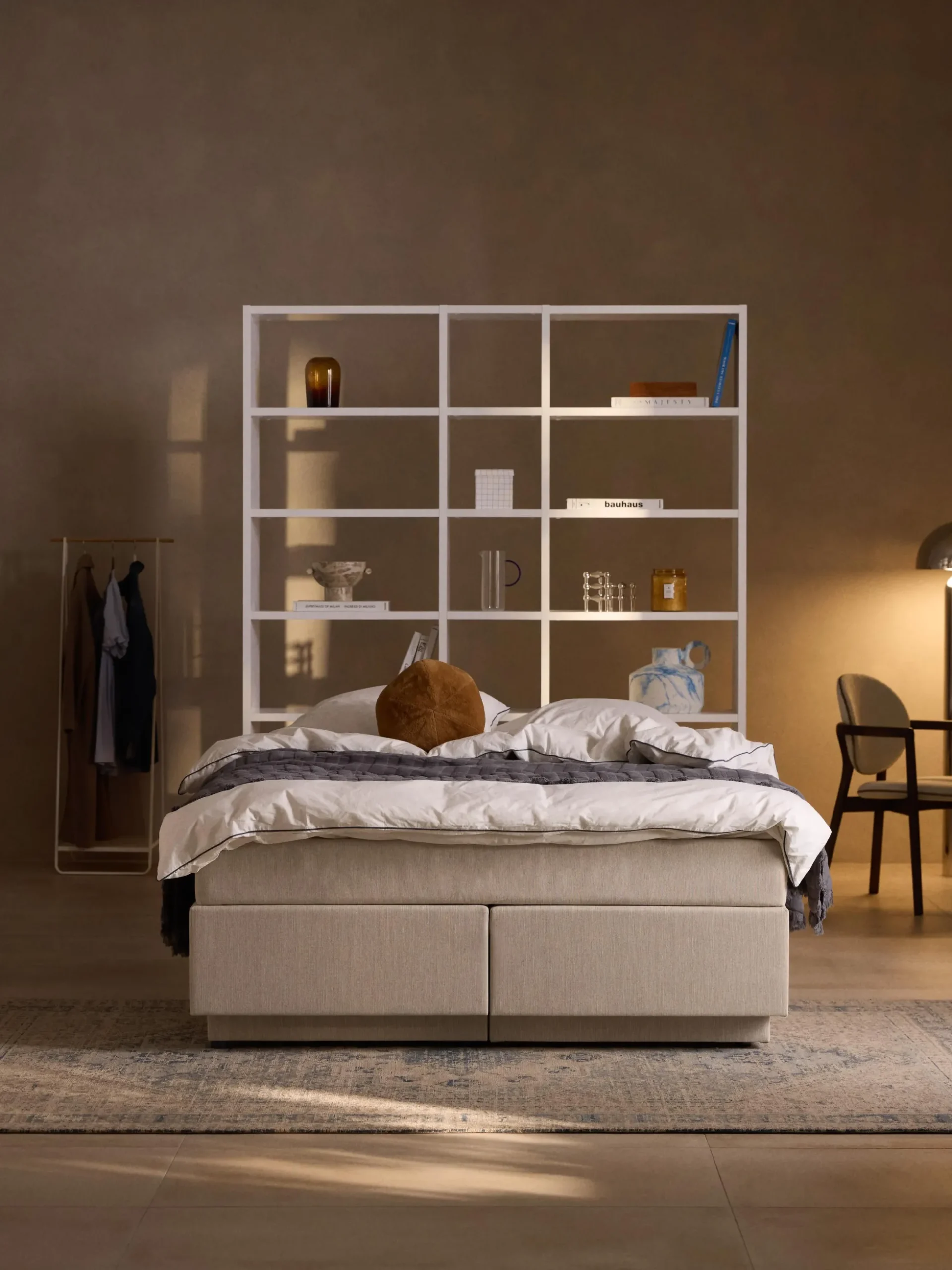Letto boxspring con contenitore Enya