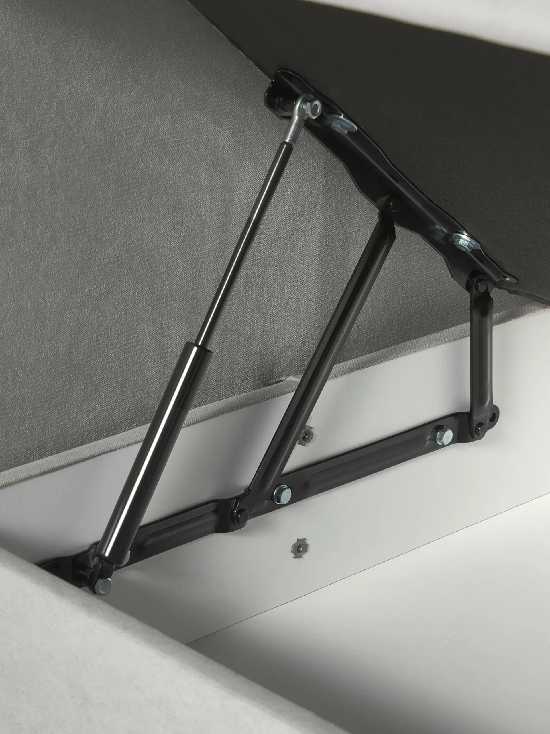 Letto boxspring con contenitore Livia