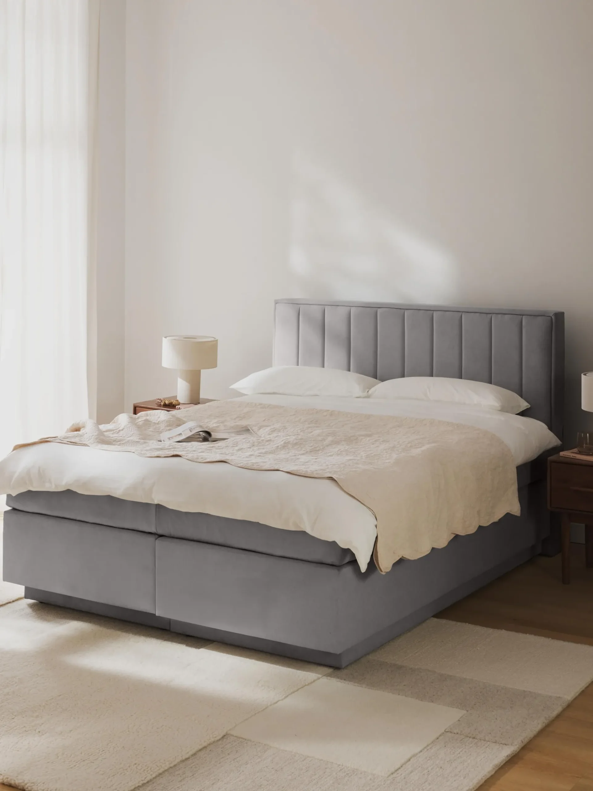 Letto boxspring con contenitore Livia
