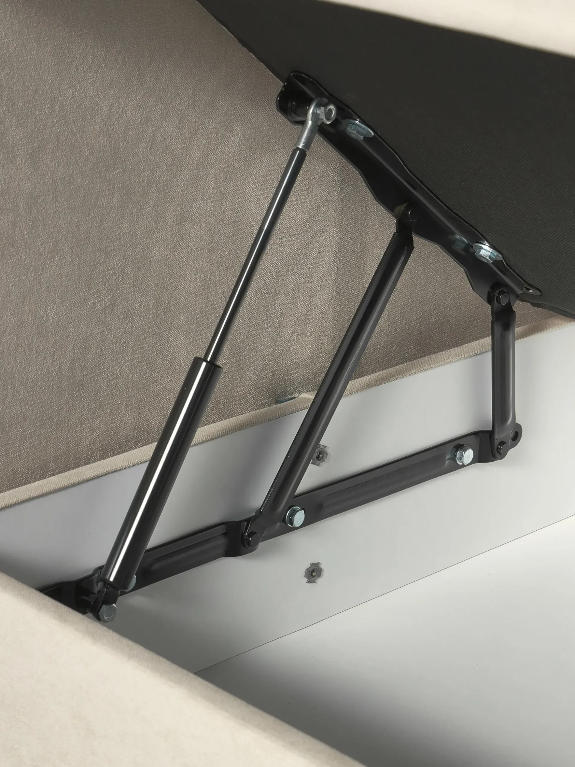 Letto boxspring con contenitore Livia