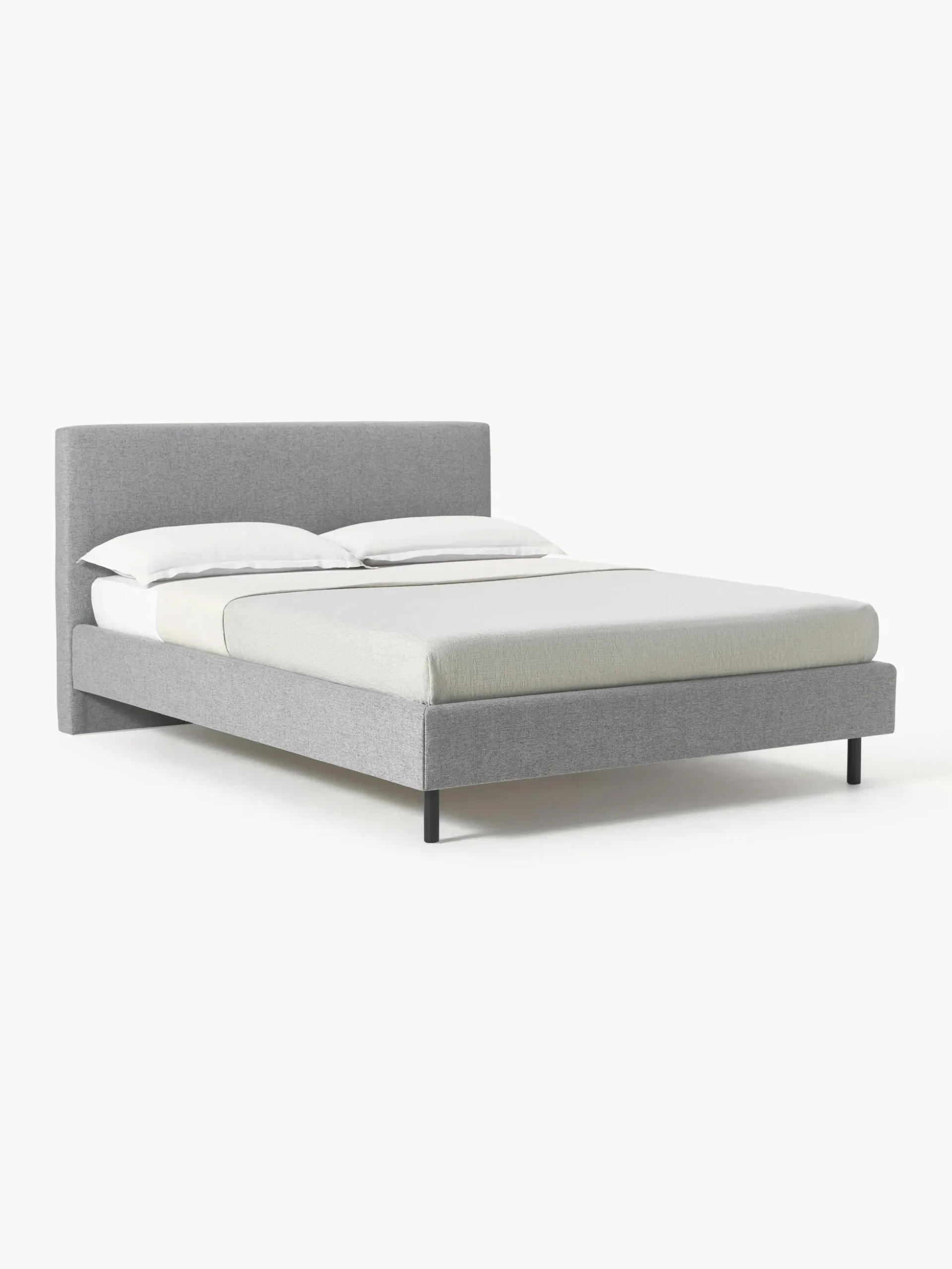 Letto imbottito con piedini in legno Giulia