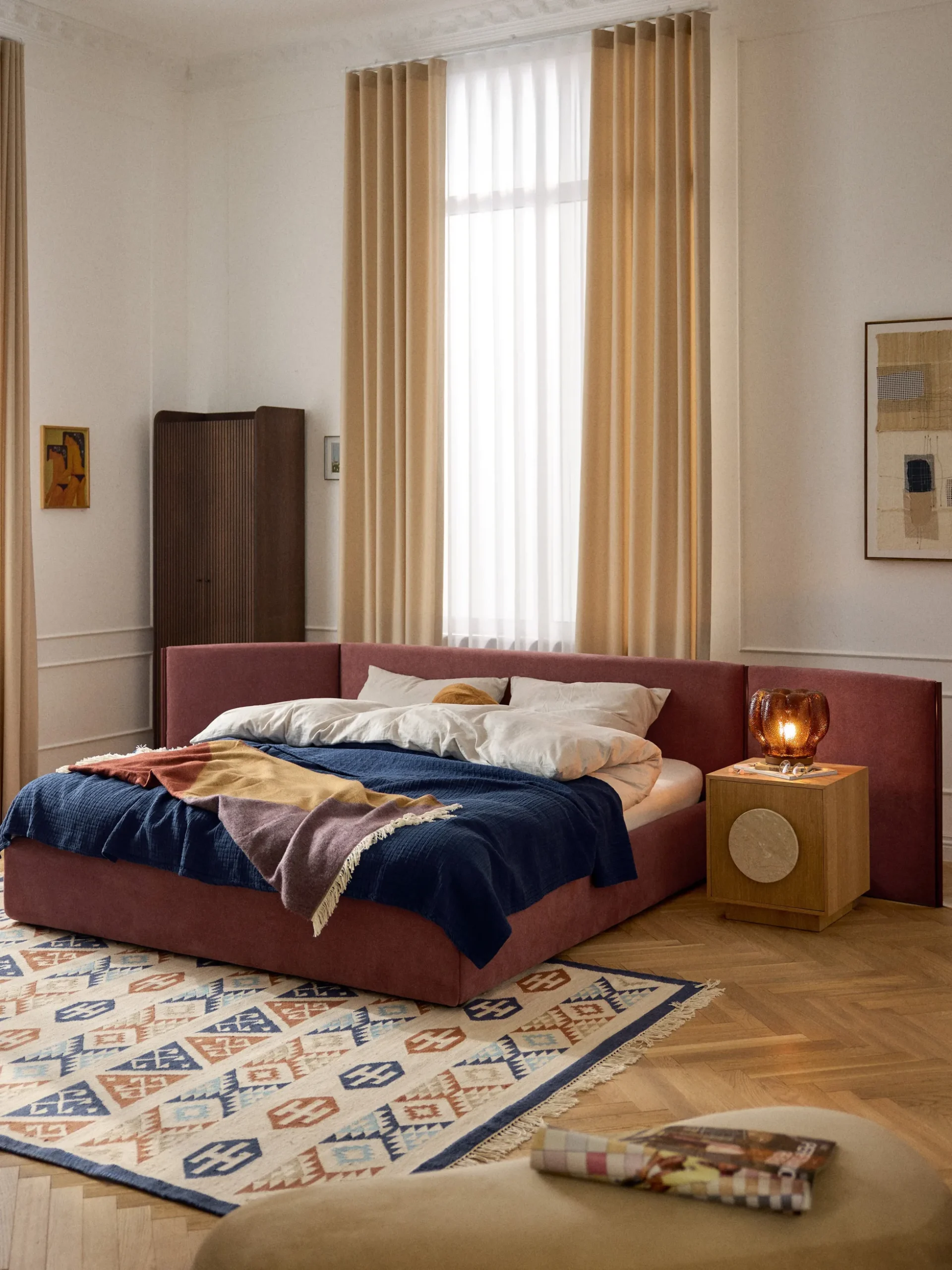 Letto imbottito con testiera ribaltabile Otis