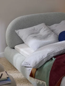 Letto imbottito in bouclé Alba