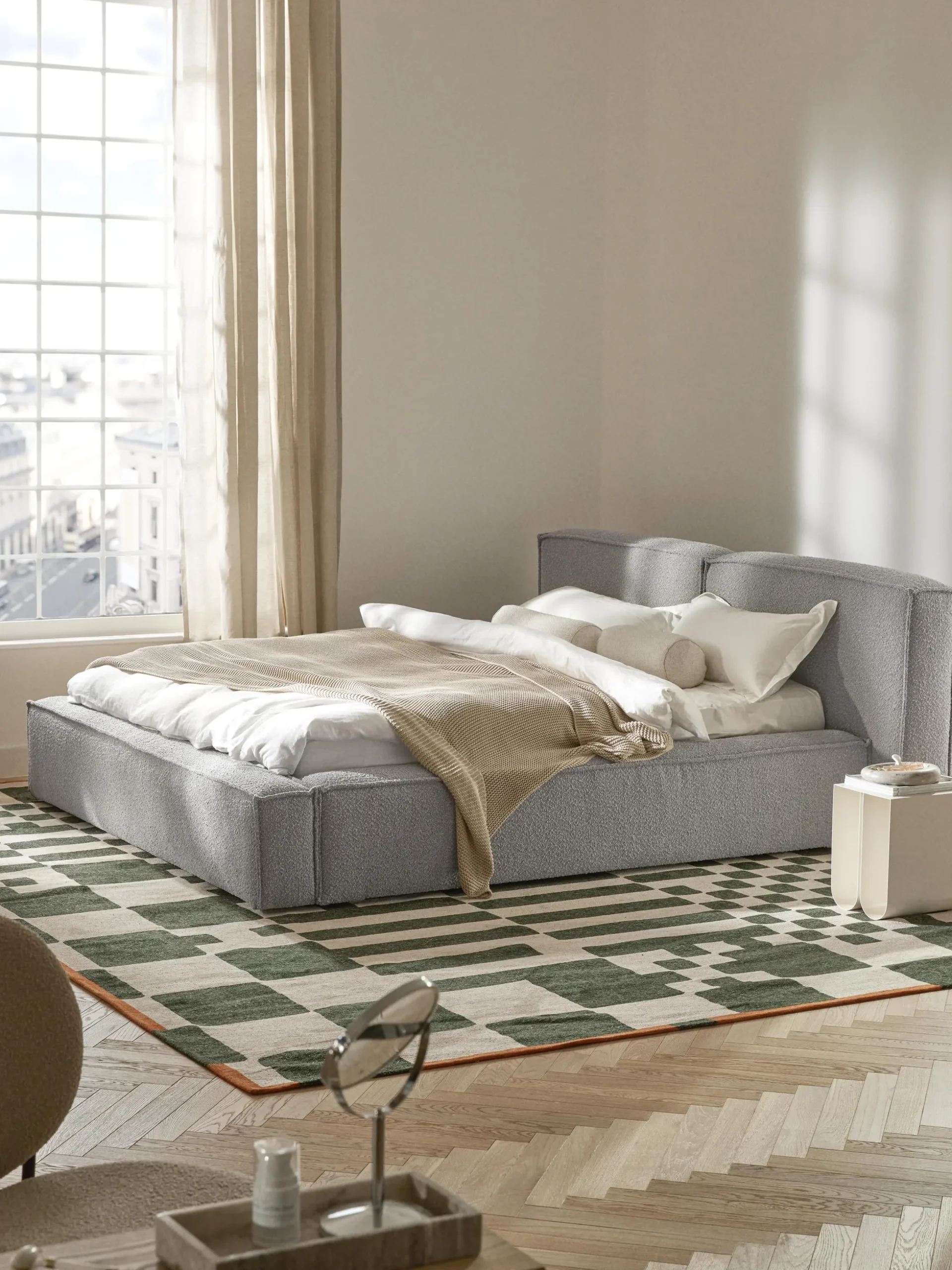 Letto imbottito in bouclé con contenitore Lennon