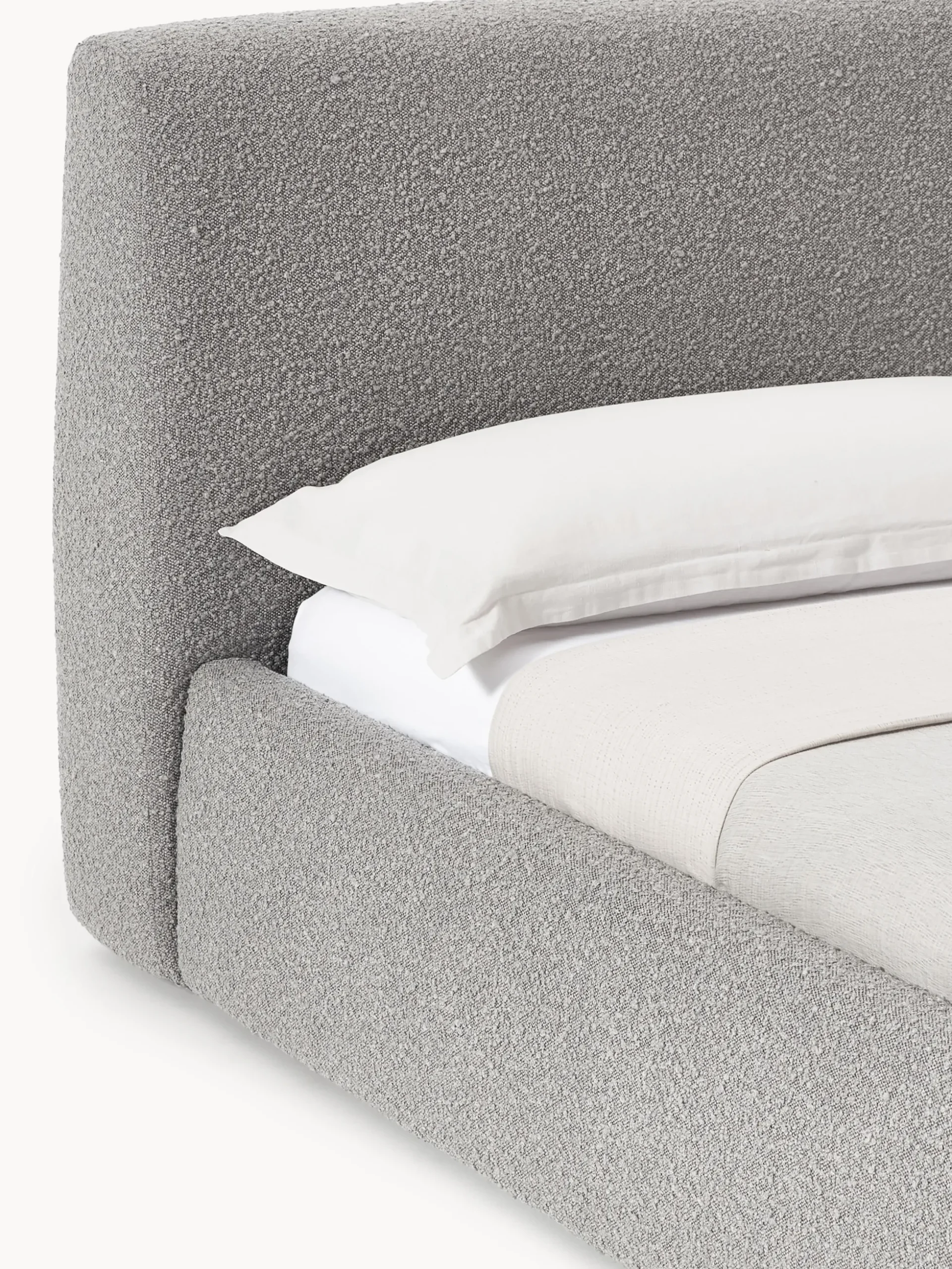Letto imbottito in bouclé con contenitore Cloud