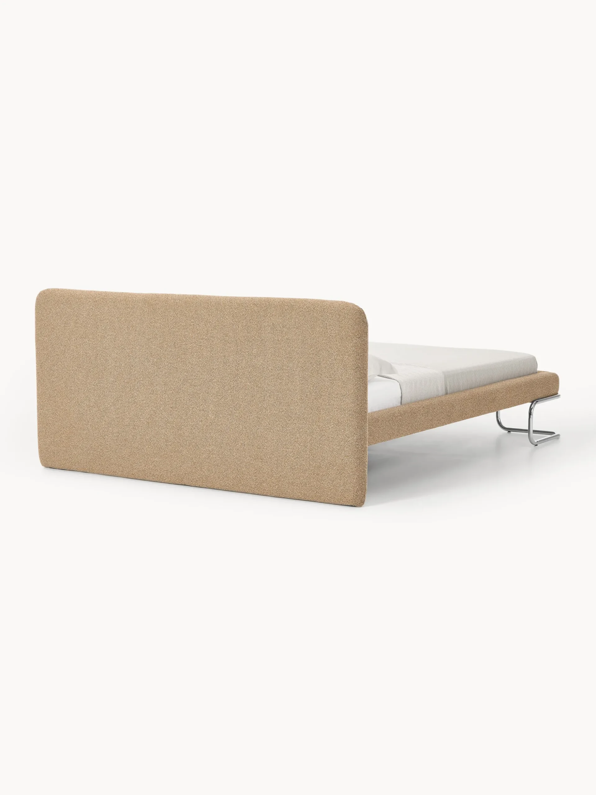 Letto imbottito in bouclé con gambe in metallo Olina