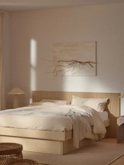Letto in legno con testiera e vano contenitore Sato