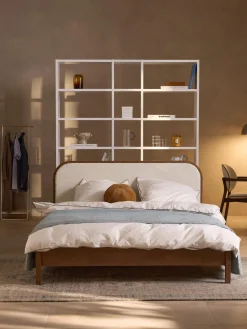 Letto in legno con testiera in bouclé Jones