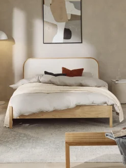 Letto in legno con testiera in bouclé Jones